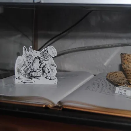 Hinter Den Spiegeln 3*