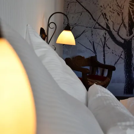 Hinter Den Spiegeln Otel Heimbach