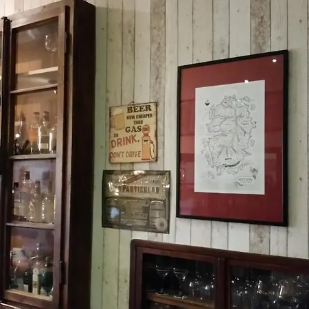 Hinter Den Spiegeln 호텔 3*