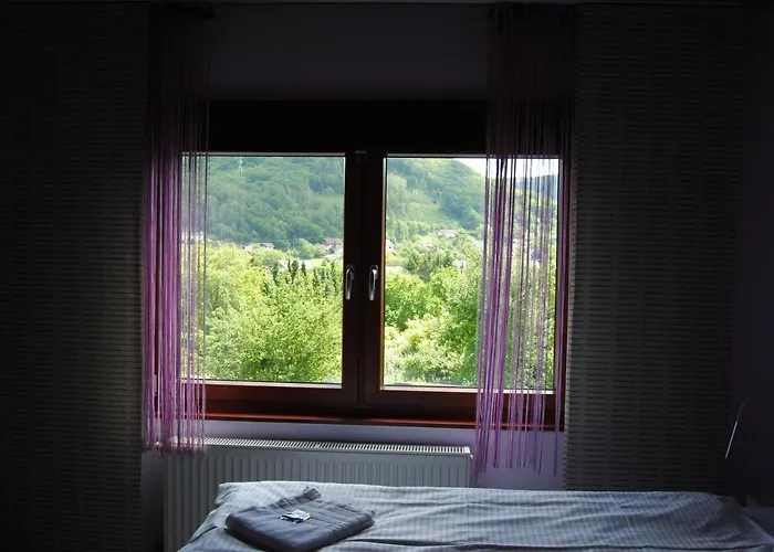 Hinter Den Spiegeln 3* Heimbach